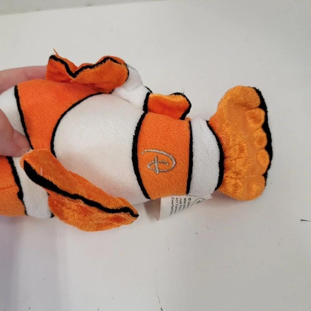 Finding Nemo Disney Store Pixar 16
